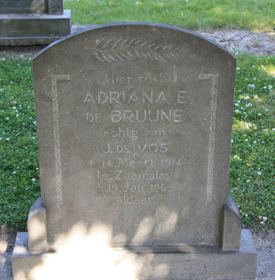 Het graf van Adriana Elizabeth de Bruijne