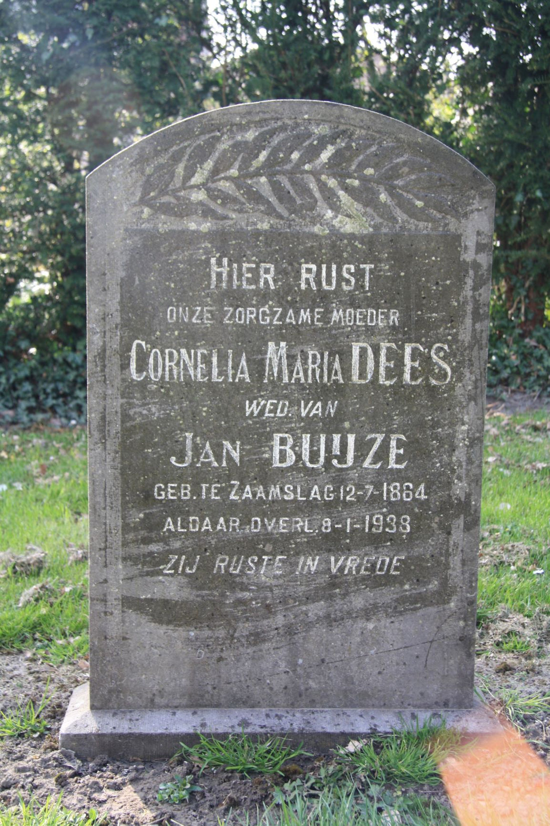 Het graf van Cornelia Maria Dees