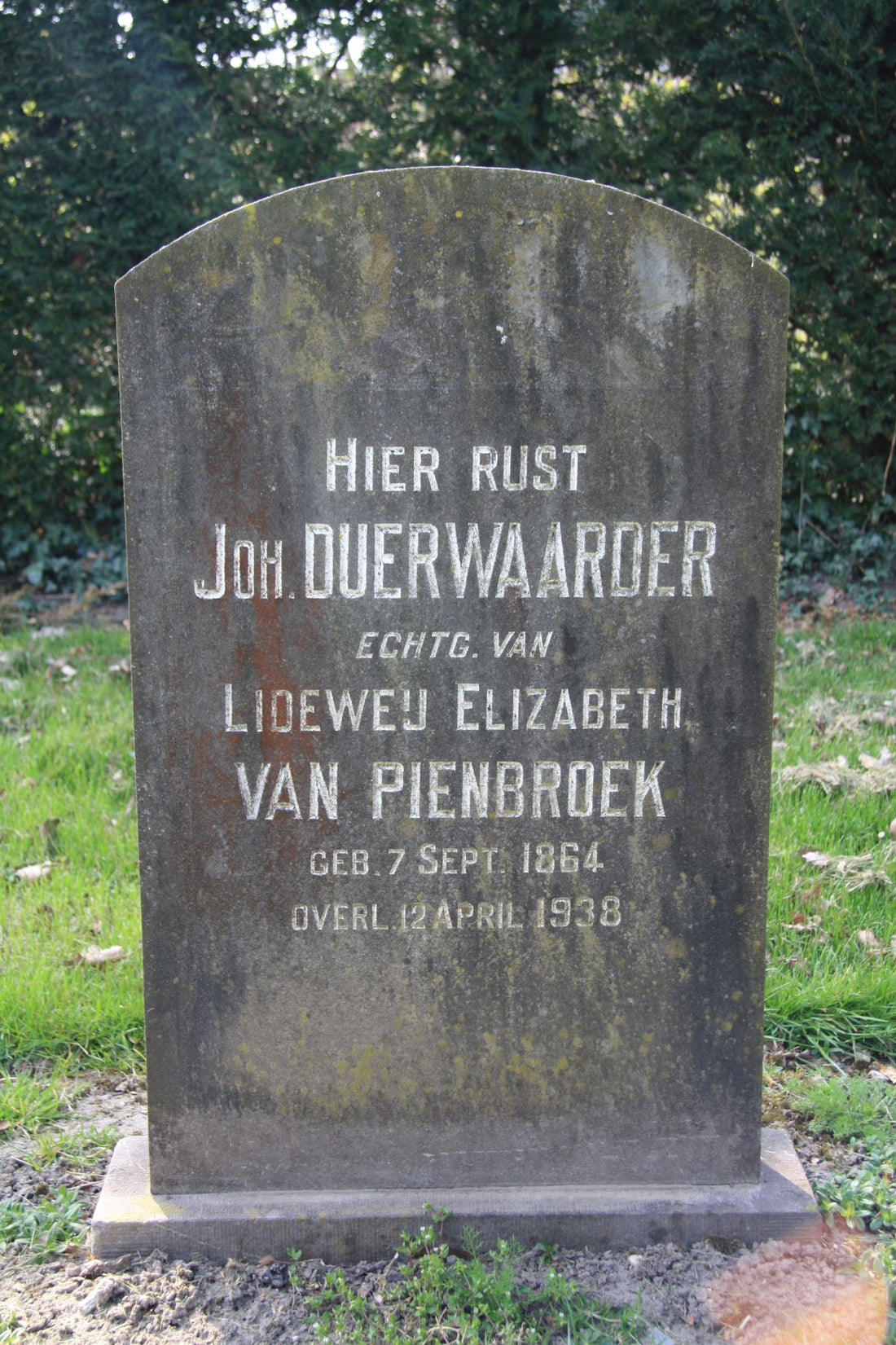 Het graf van Johannes Deurwaarder