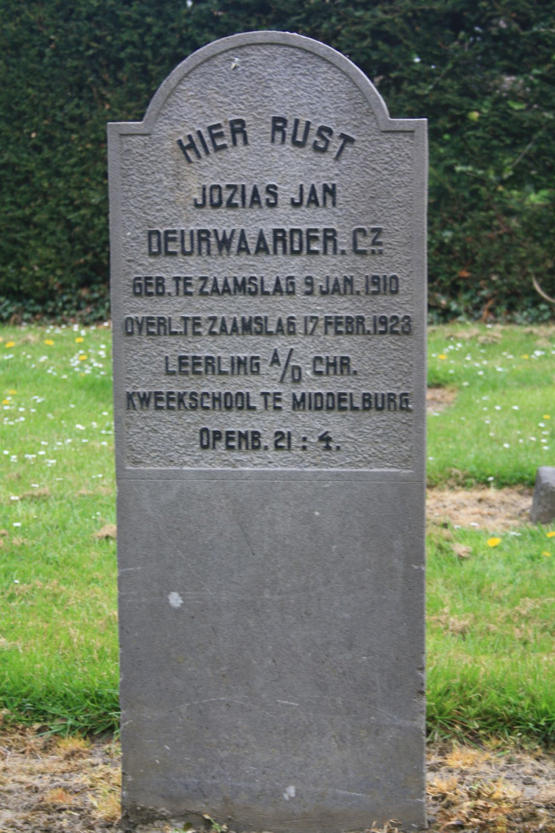 Het graf van Jozias Jan Deurwaarder