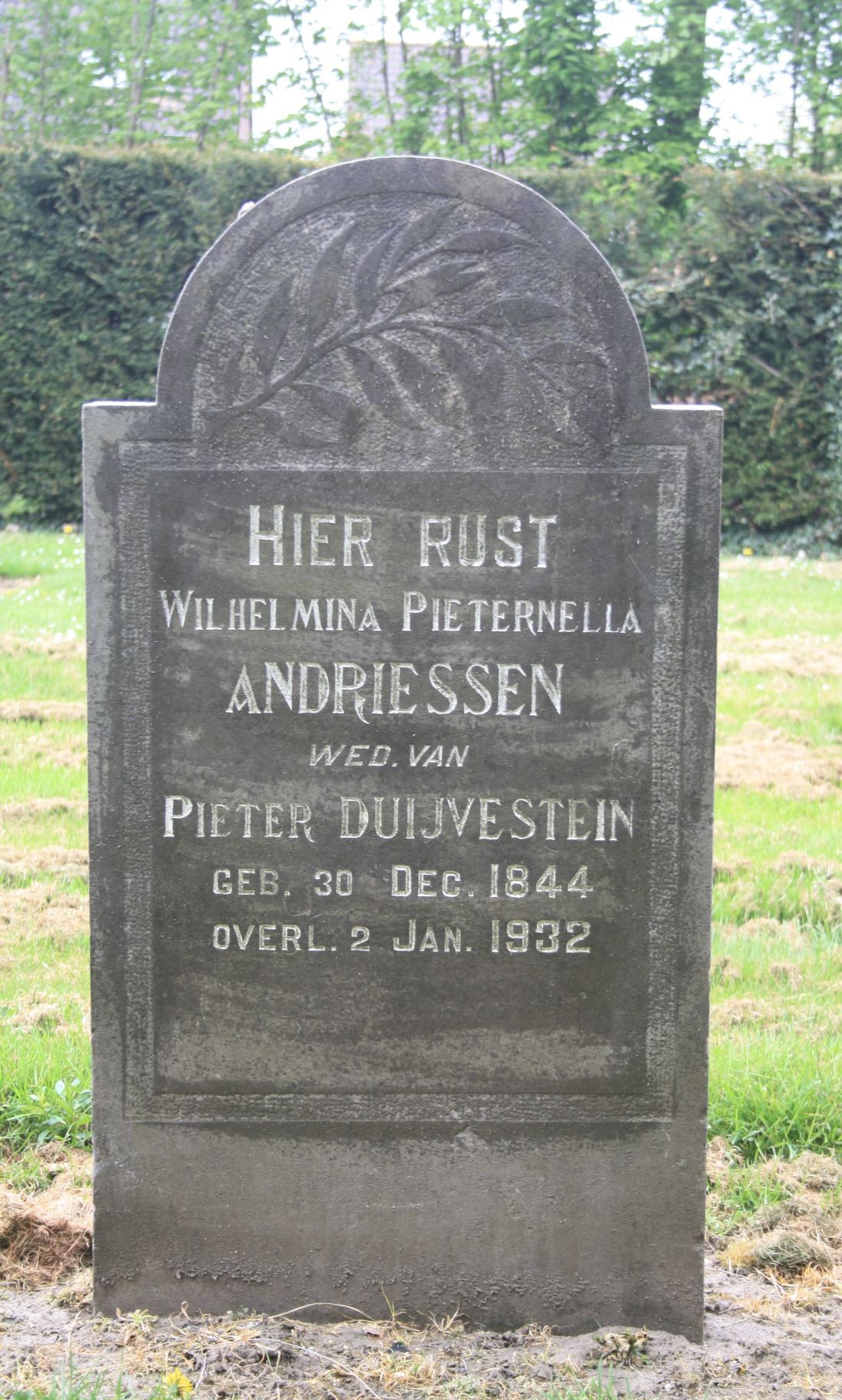 Het graf van Wilhelmina Pieternella Andriessen