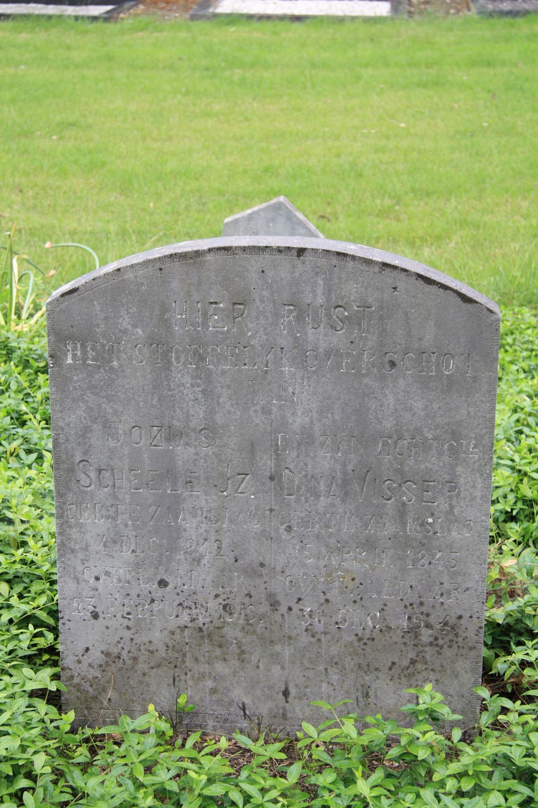 Het graf van Dina de Visser