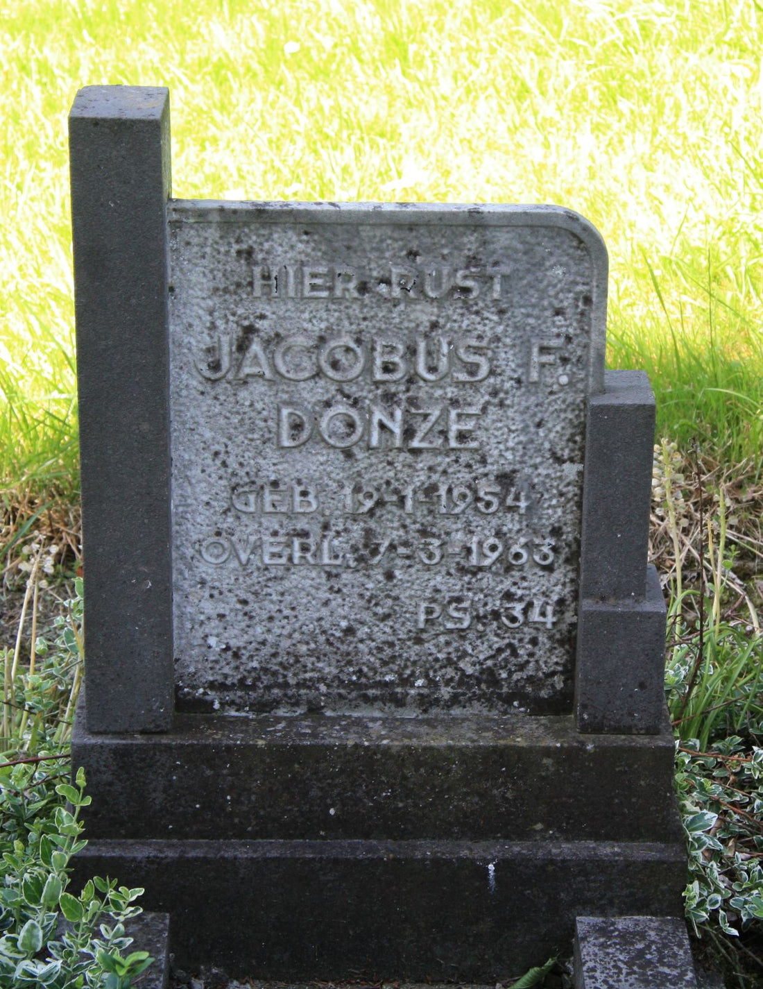 Het graf van Jacobus Francois Donze