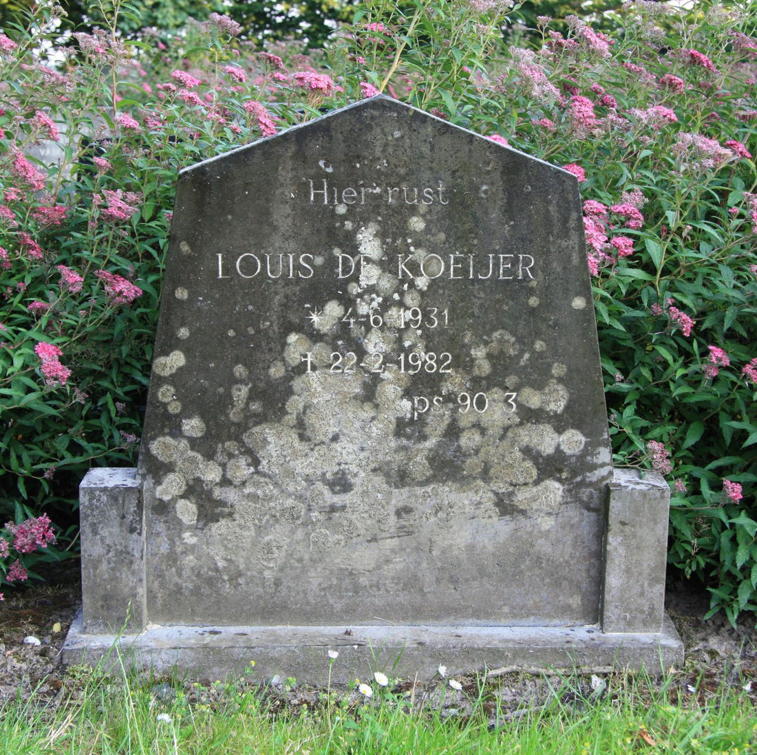 Het graf van Louis de Koeijer