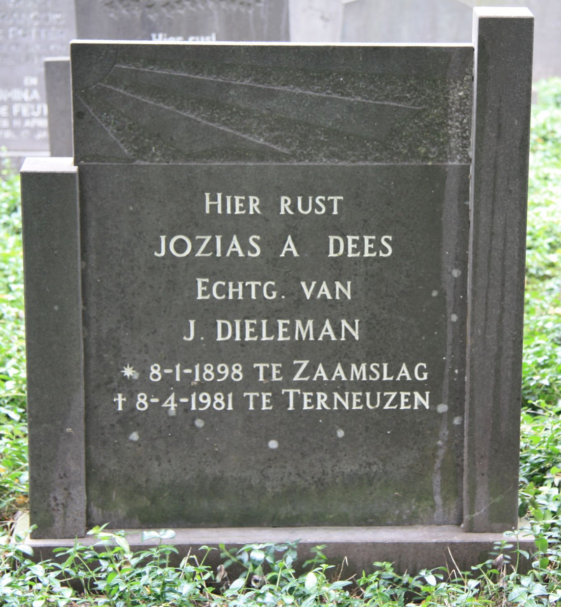 Het graf van Jozias Abraham Dees