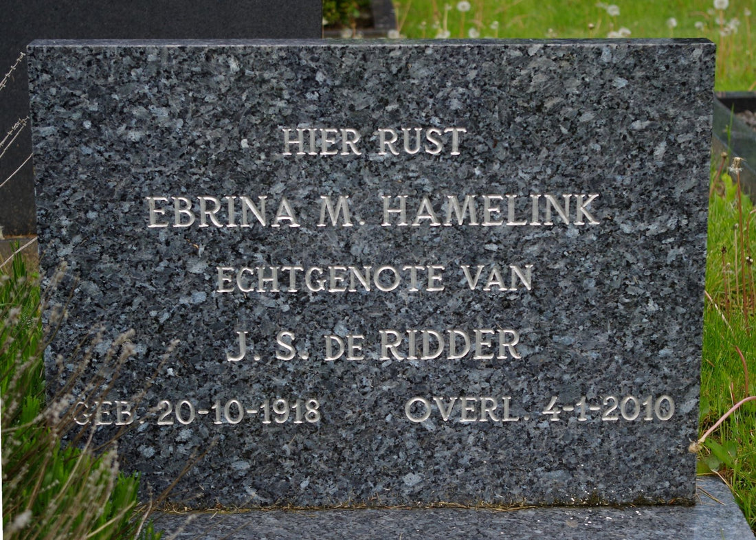 Het graf van Ebrina Maria Hamelink