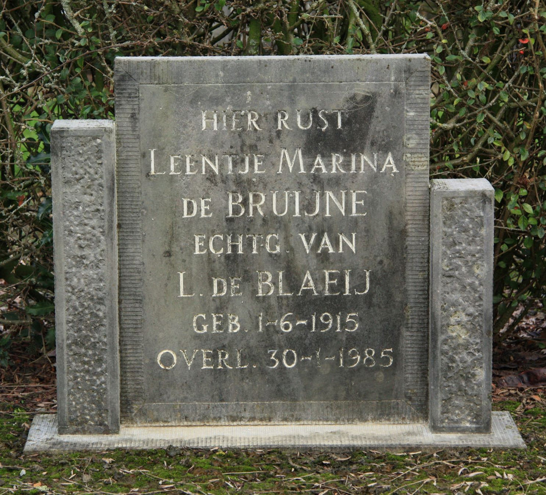Het graf van Leentje Marina de Bruijne