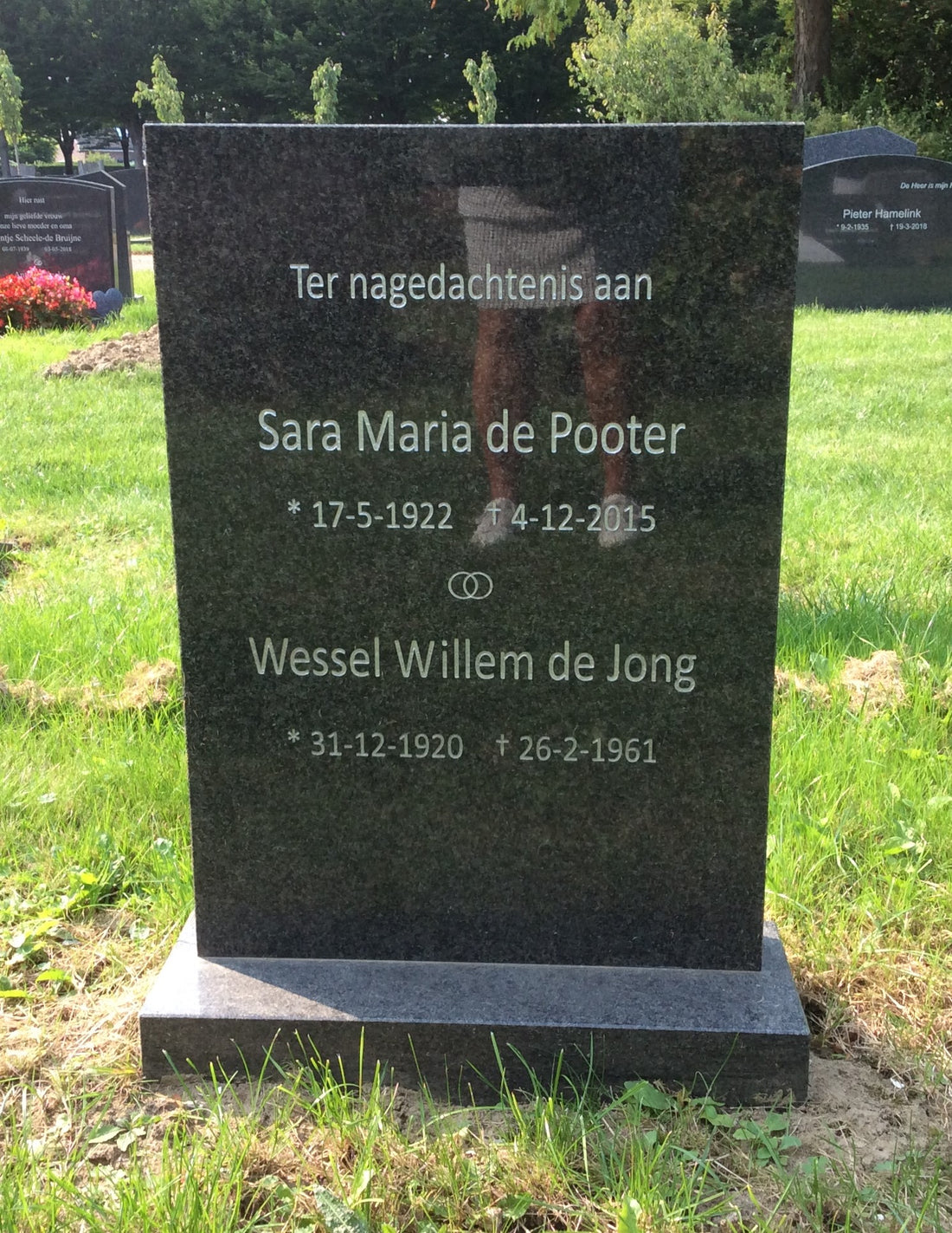 Het graf van Sara Maria de Jong-de Pooter