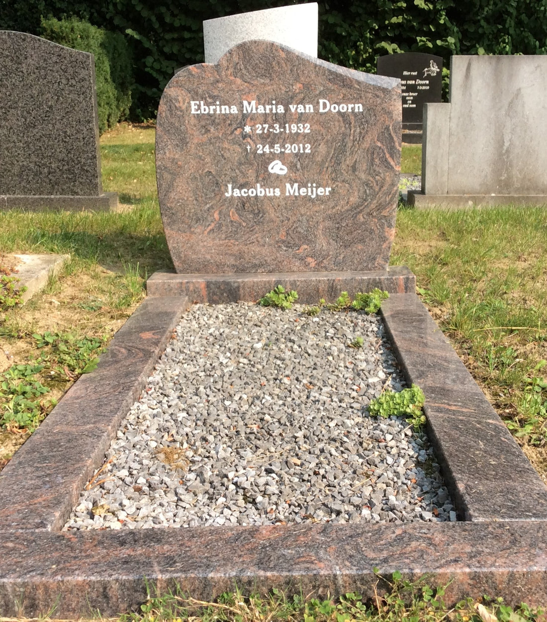 Het graf van Ebrina Maria van Doorn