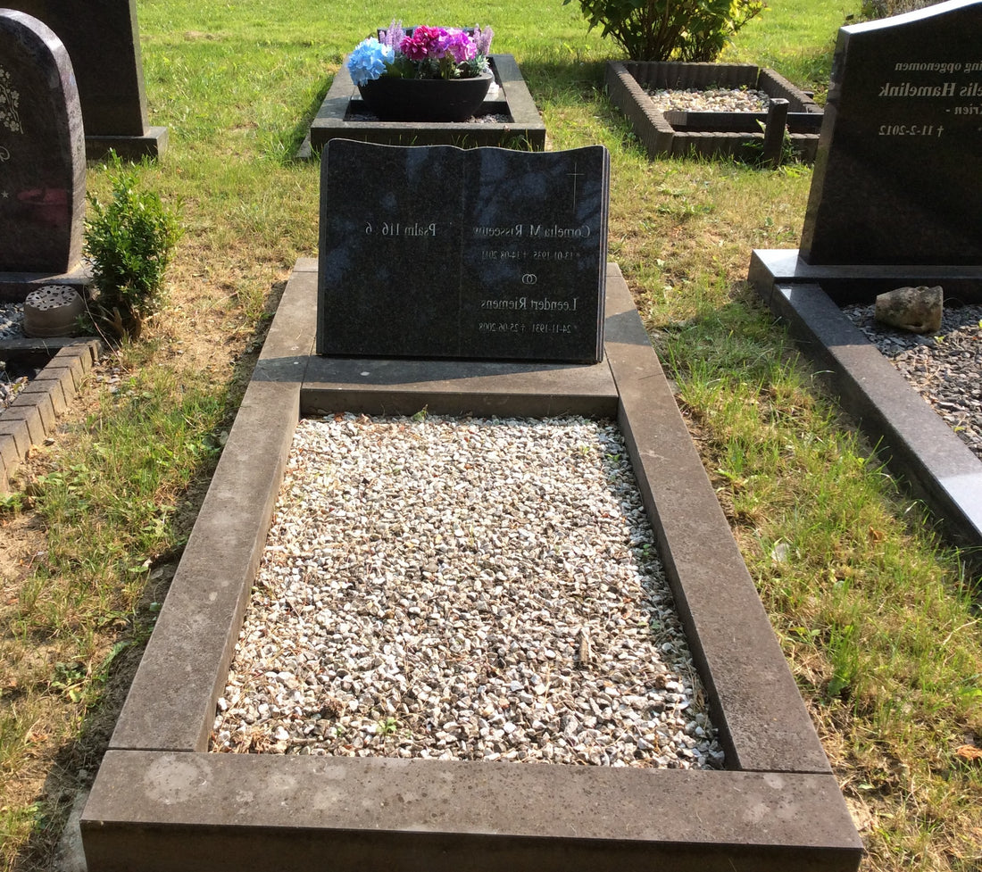 Het graf van Cornelia Maatje Riemens-Risseeuw