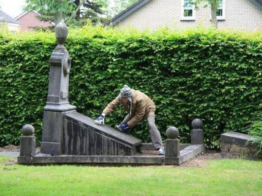 Begraafplaats opgefrist op NLDoet Dag