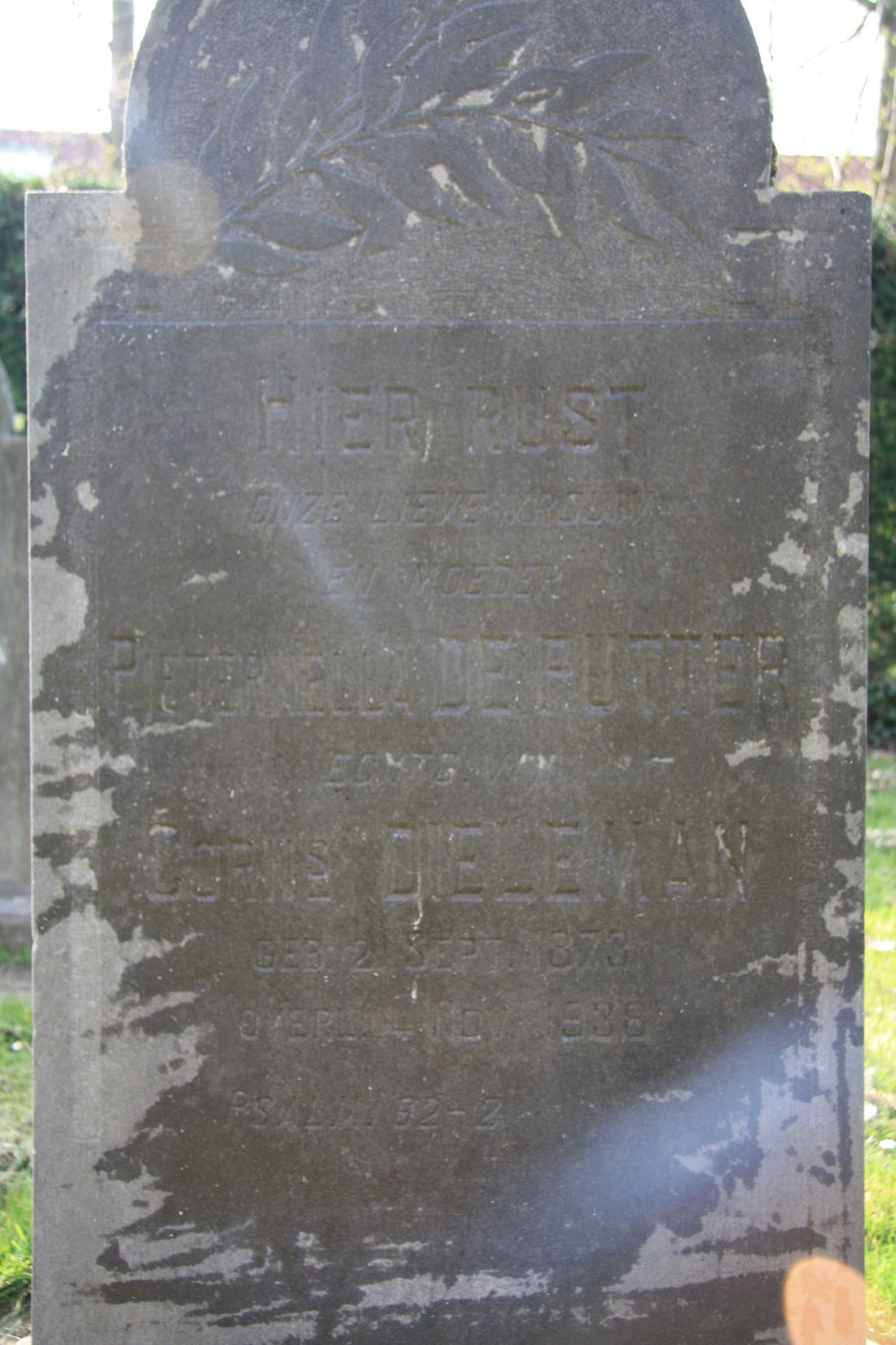 Het graf van Pieternella de Putter