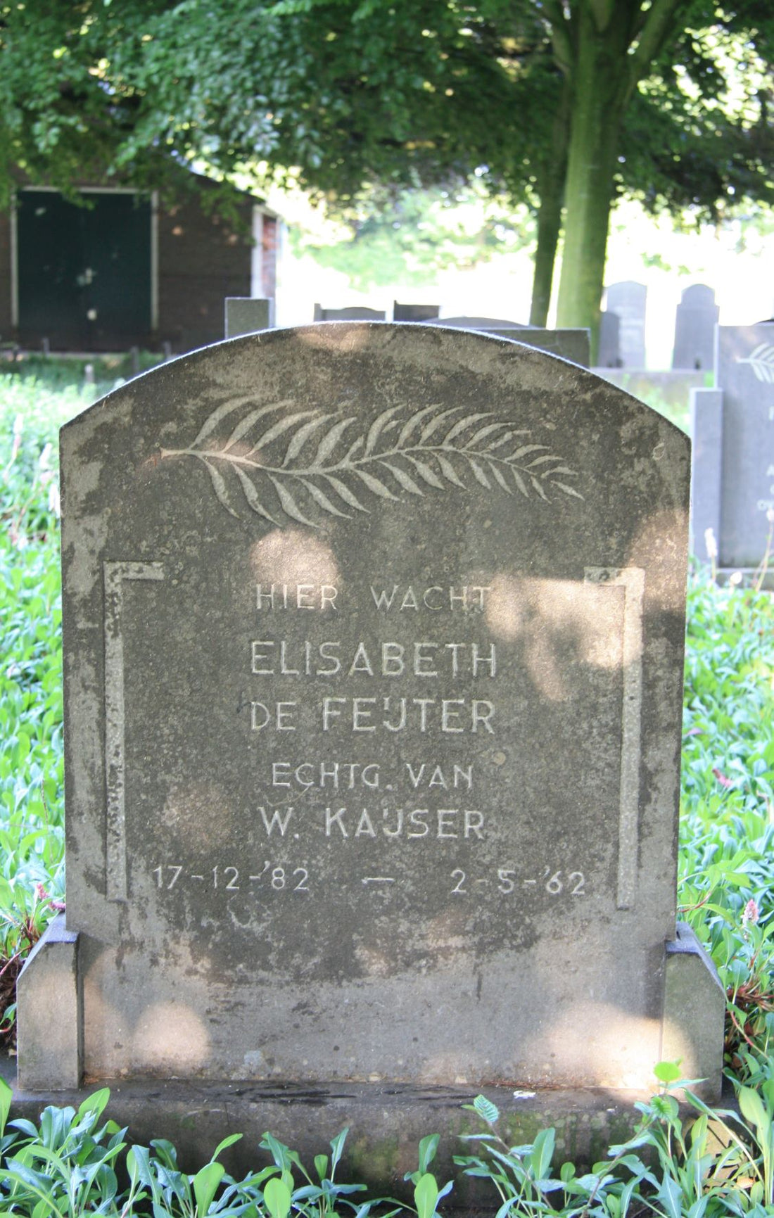 Hoe vind ik een graf op de begraafplaats