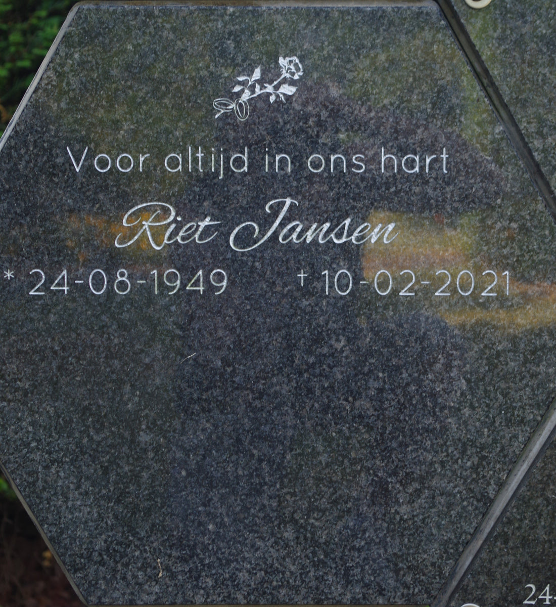 Het graf van Riet Jansen