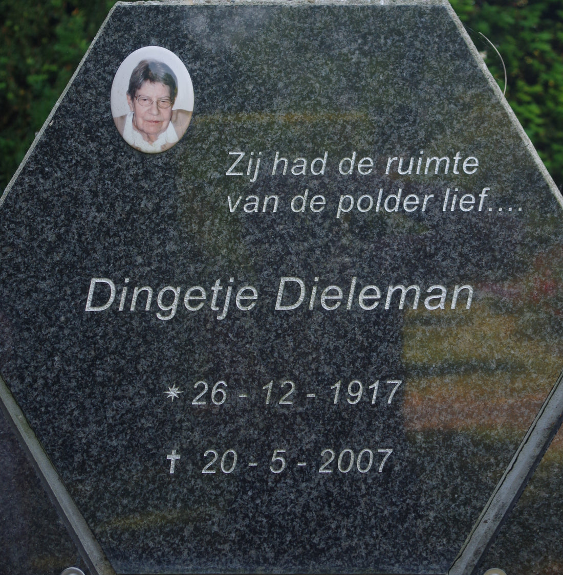 Het graf van Dingetje Dieleman