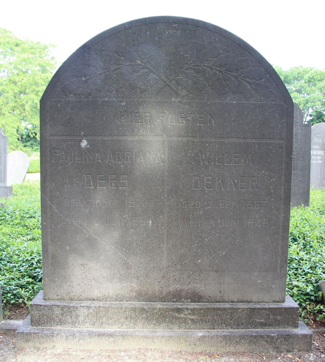 Het graf van Poulina Adriana Dees