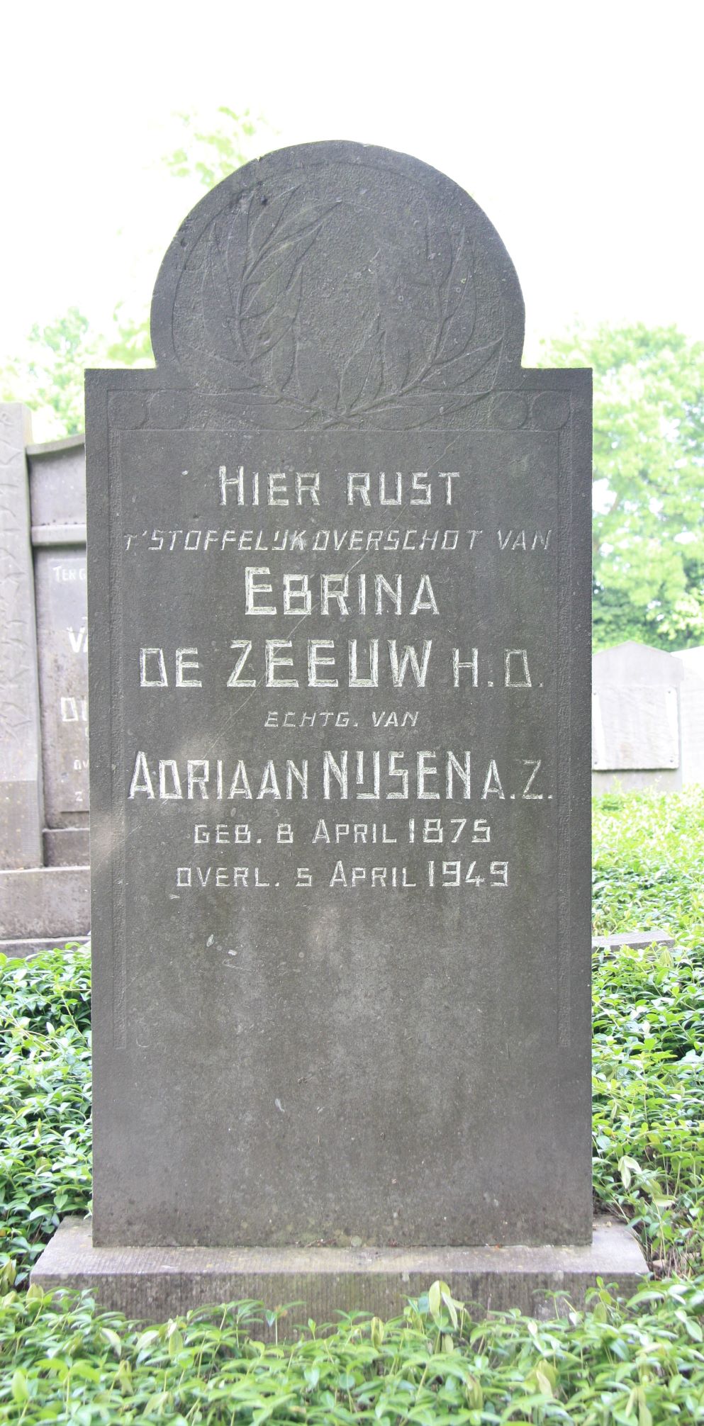Het graf van Ebrina de Zeeuw