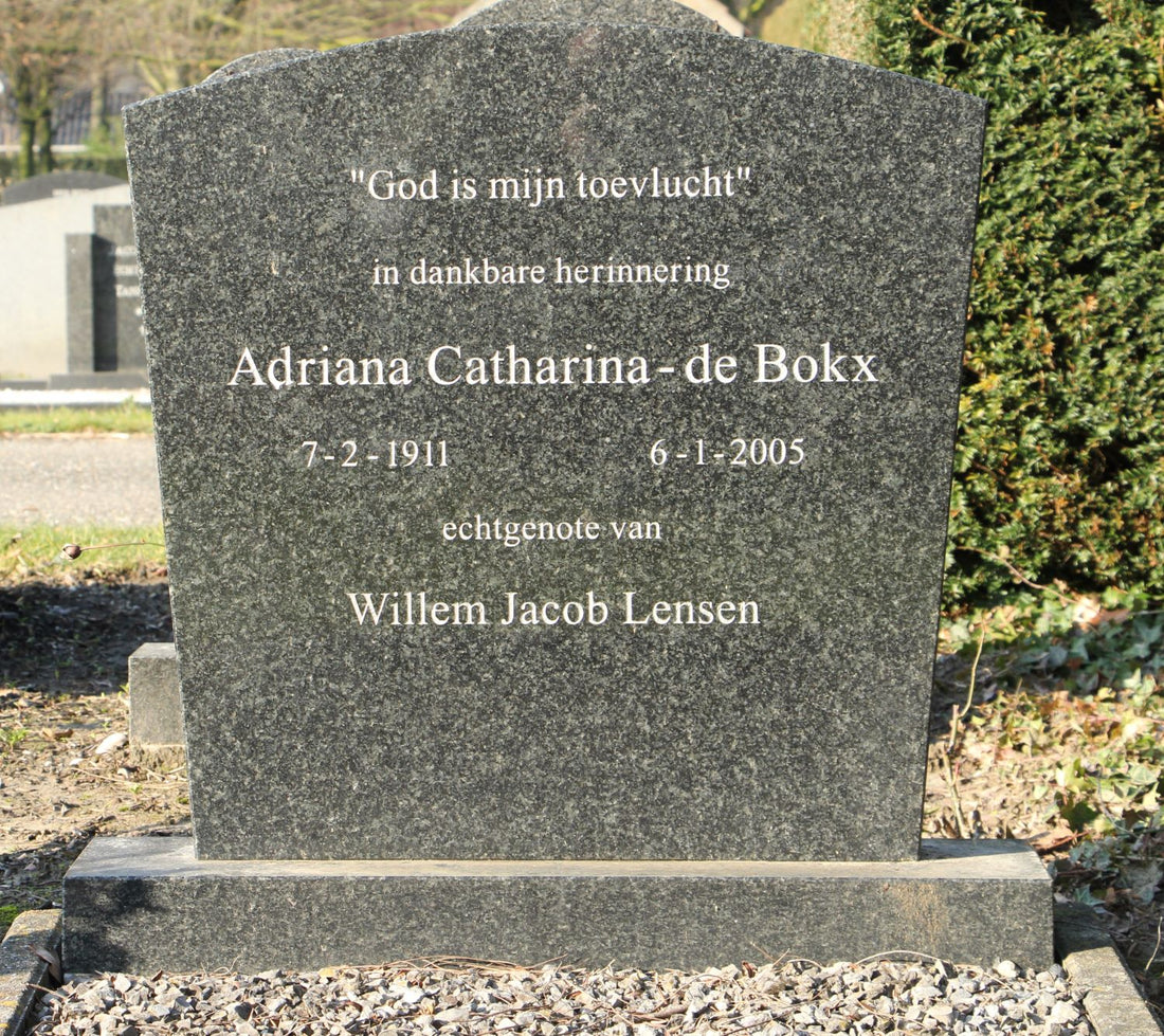 Het graf van Adriana Catharina Lensen-de Bokx