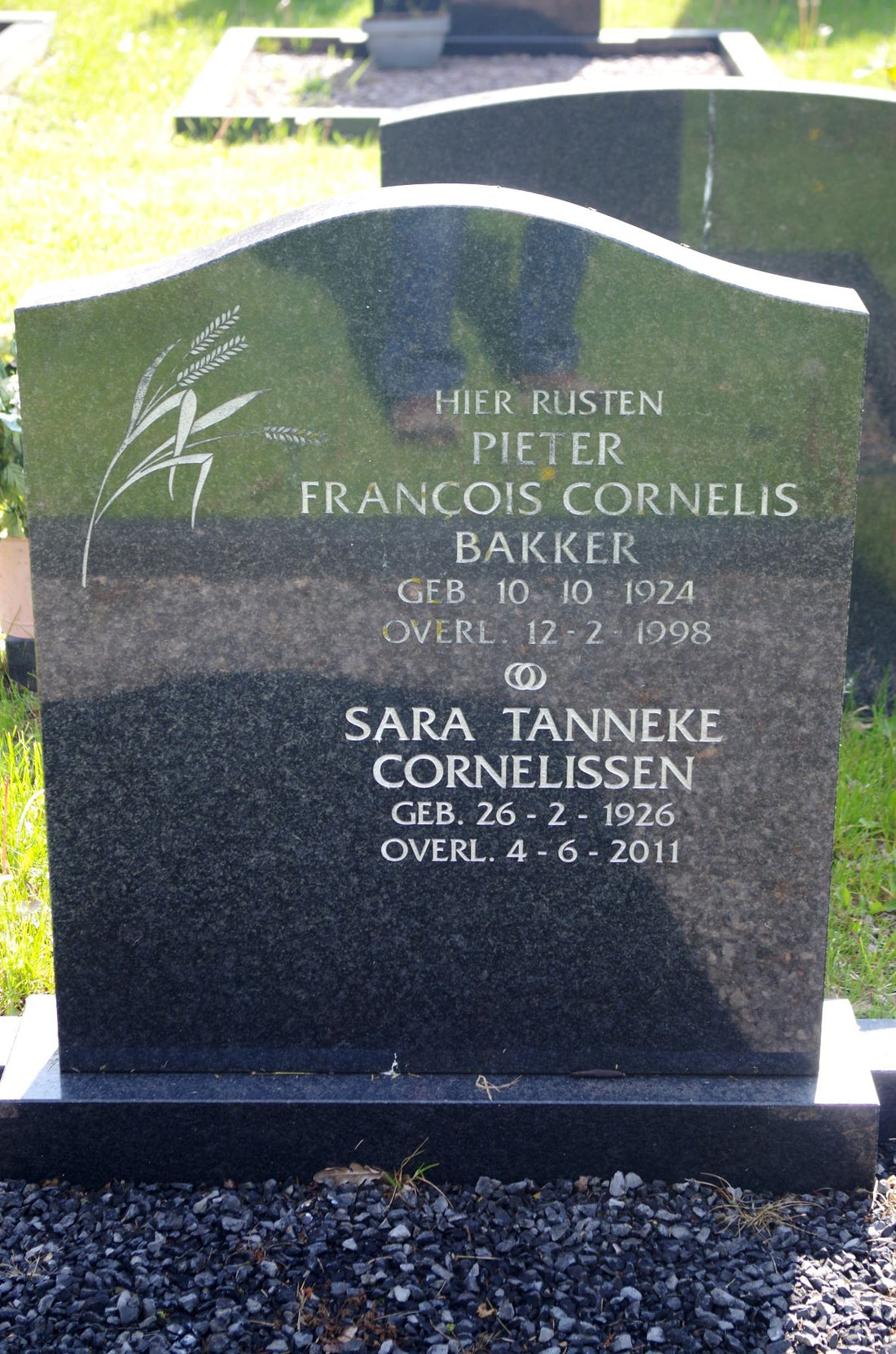 Het graf van Sara Tanneke Bakker-Cornelissen